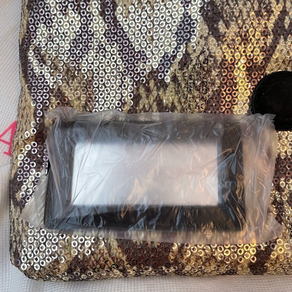 BNWT Elaine Turner, Bella, Envelope Style, Black/Gold Clutch - Picture 7 of 9